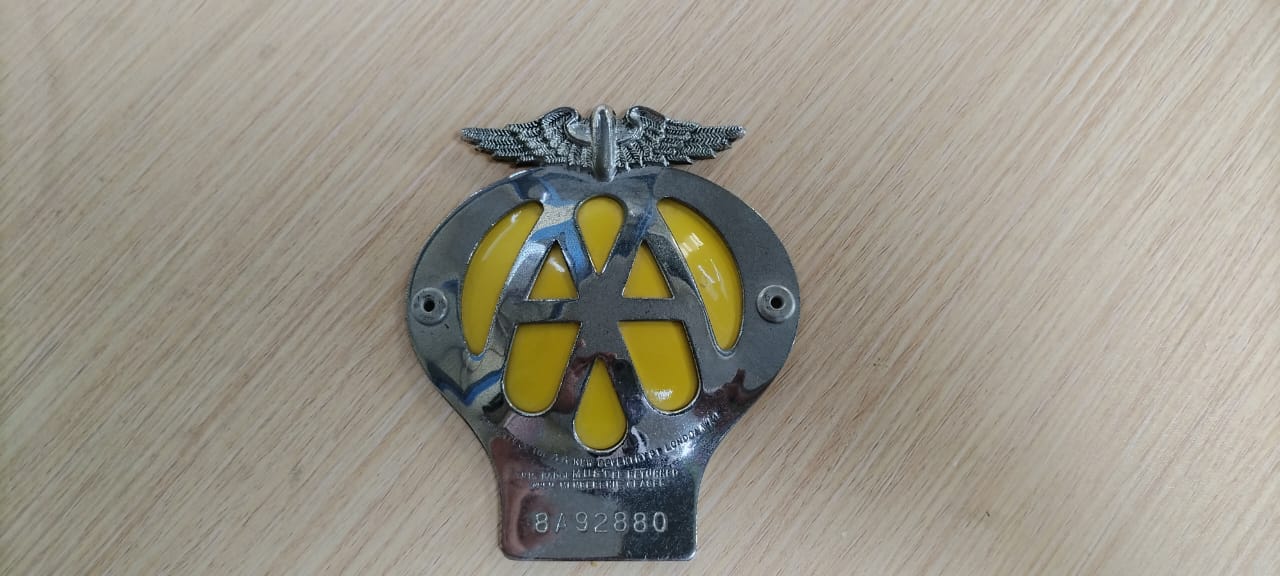 Original UK Automobile Association Badge – Classic Car Decoration